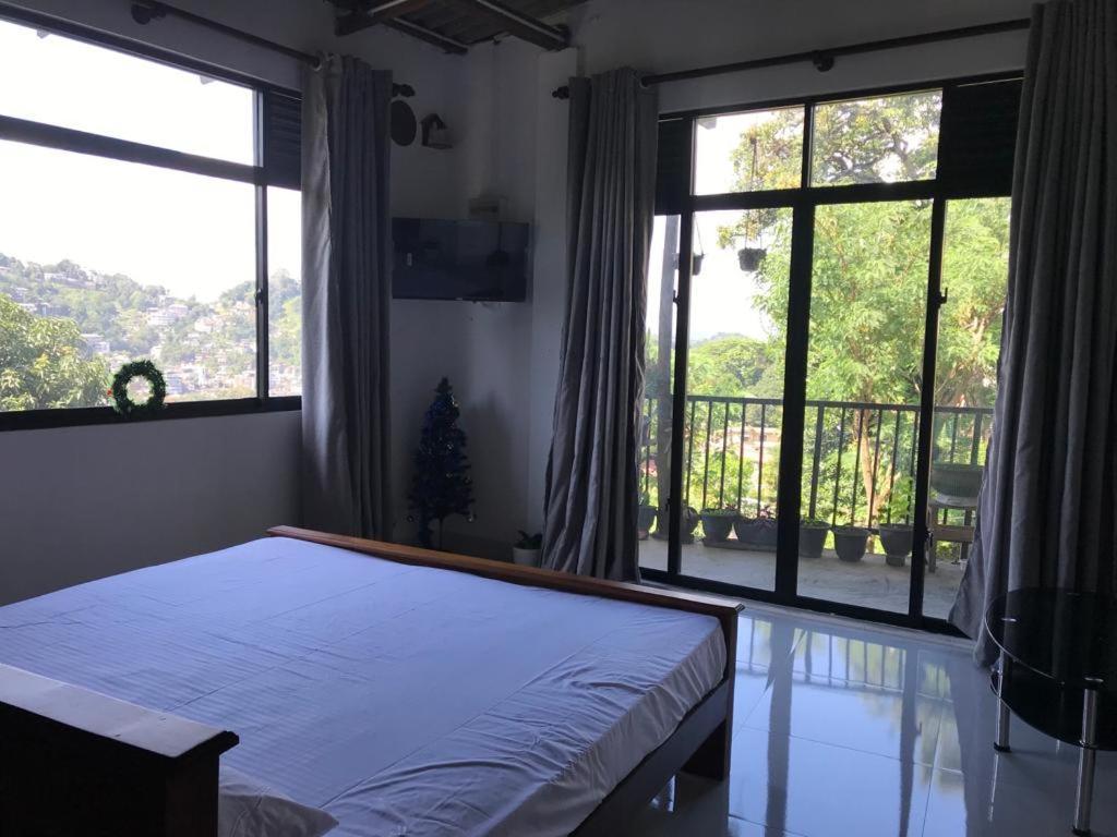 S V Homestay Kandy Eksteriør billede