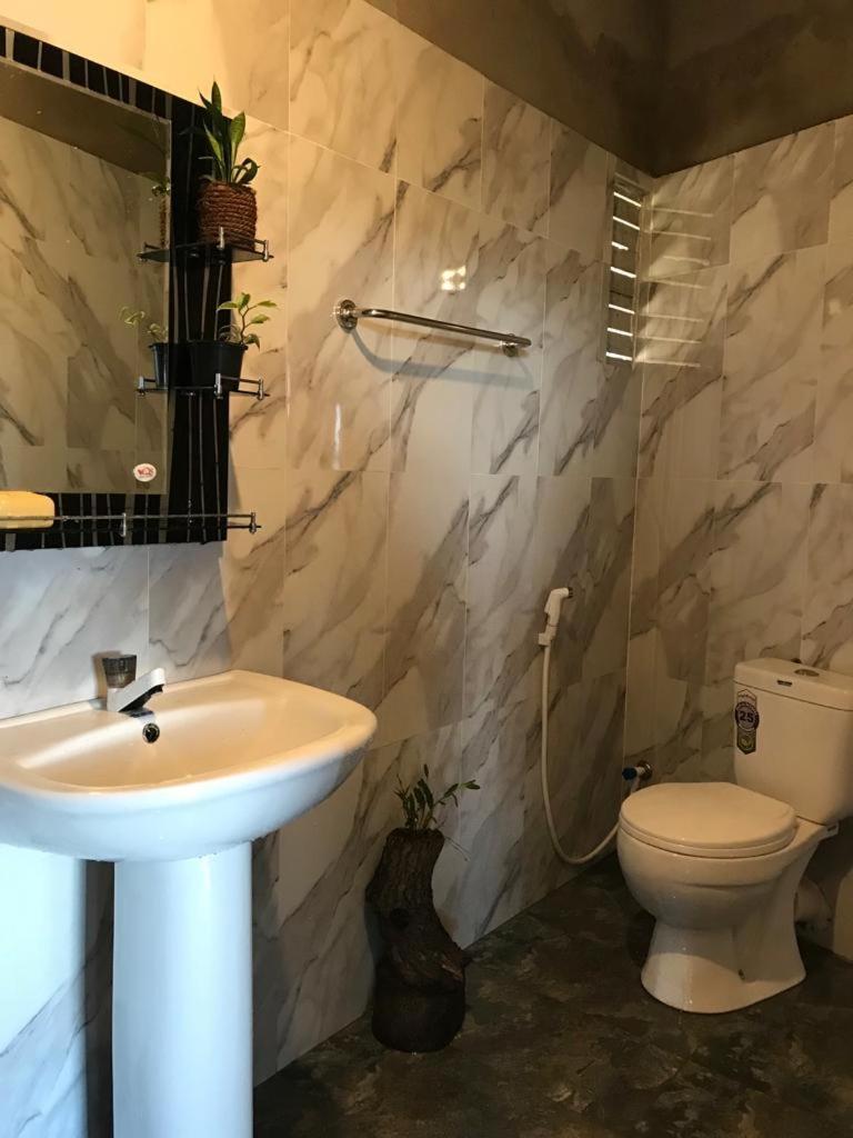 S V Homestay Kandy Eksteriør billede