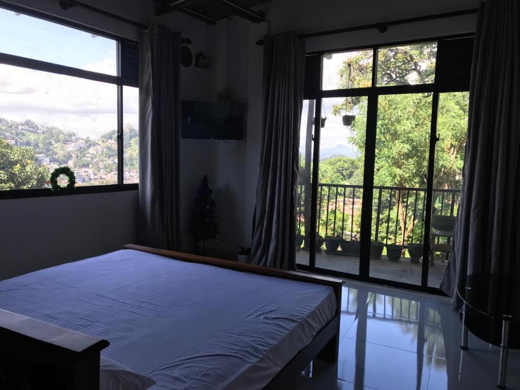 S V Homestay Kandy Eksteriør billede